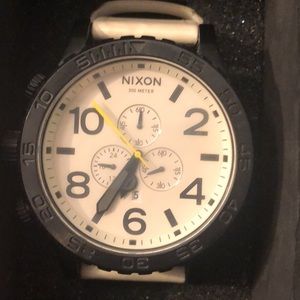 Nixon 51-30 black/bone leather strap